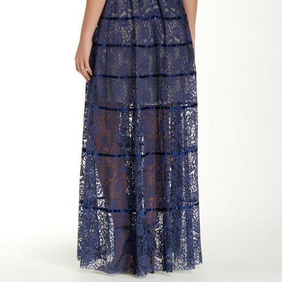 Vera Wang Blue Lace Formal/Bridesmaids Gown - Picture 4 of 4